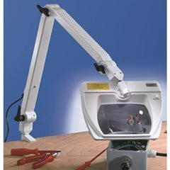 LED-Großfeldlupenleuchte, Vergrößerung 175 %, mit Gelenkarm, neutralweiß.