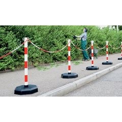Kettenständer, Pfosten aus Kunststoffrohr, mit Betonfüllung (9 kg), gelb / schwarz.