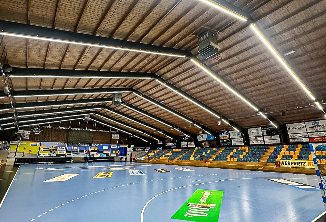 Ballvaste Lijnverlichting sporthal Linea De Heuf Limburg