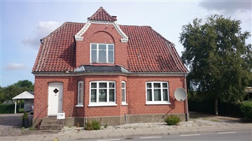 Photo 1. House, Hovedgaden, Dronninglund 