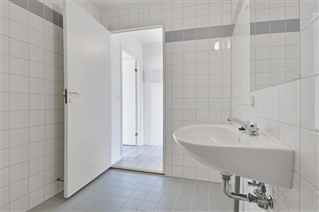 Billede 5. Lejlighed, Enggade, Give 