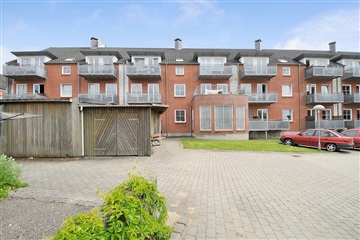 Billede 2. Lejlighed, Enggade, Give 