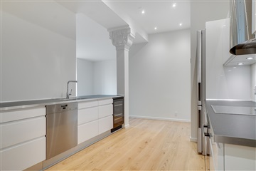 Photo 2. Apartment, Jernbanegade, Odense C 