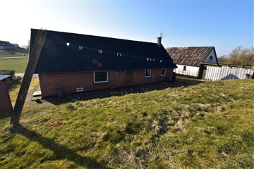 Photo 48. House, Hedevej, Karby 