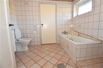 Photo 26. House, Hedevej, Karby 