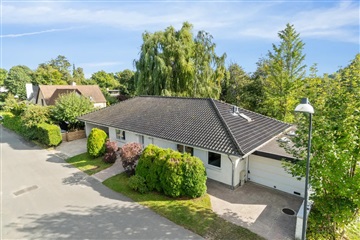 Photo 15. House, Vængestien, Holte 