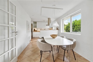 Photo 5. House, Vængestien, Holte 