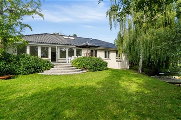 Photo 1. House, Vængestien, Holte 