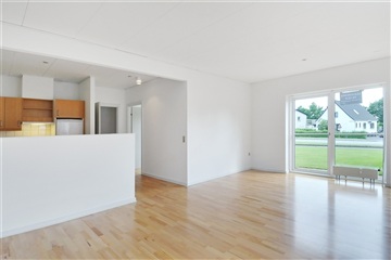 Photo 7. House, Anlægsstien, Give 