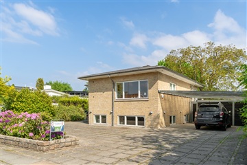 Photo 2. House, Frederiksdalsvej, Virum 