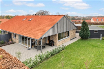 Photo 1. House, Elverhøjvej, Holmegaard 