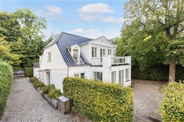 Photo 1. House, Taarbæk Strandvej, Klampenborg 