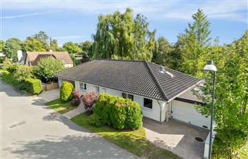 Photo 26. House, Vængestien, Holte 