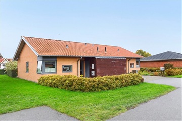 Photo 2. House, Grønvangen, Gjerlev J 