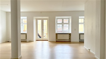 Photo 1. Apartment, Rådhusstræde, København K 