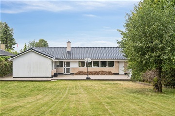 Photo 5. House, Vejdammen, Holte 