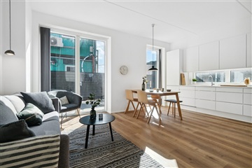 Photo 2. House, Honningvænget, Tilst 