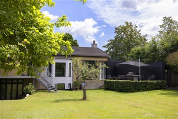 Photo 5. House, Bernstorffsvej, Charlottenlund 