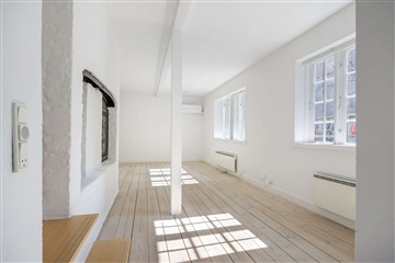 Photo 3. House, , København K 