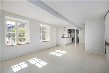 Photo 2. House, , København K 
