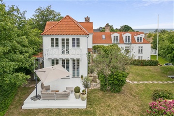 Photo 2. House, Emiliekildevej, Klampenborg 