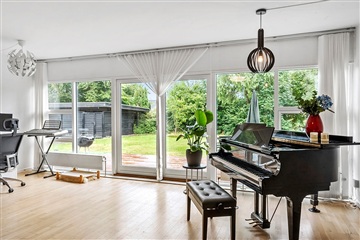 Photo 1. House, Hummeltoftevej, Virum 