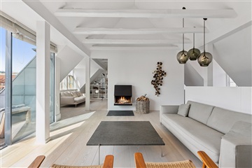 Photo 2. Apartment, Peder Hvitfeldts Stræde, København K 