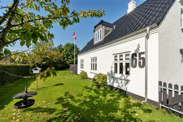 Photo 1. House, Kirkebakken, Beder 