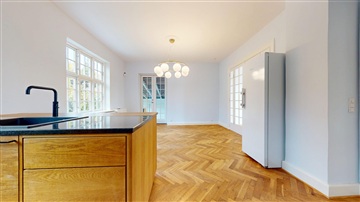 Photo 5. House, Skodsborg Strandvej, Skodsborg 