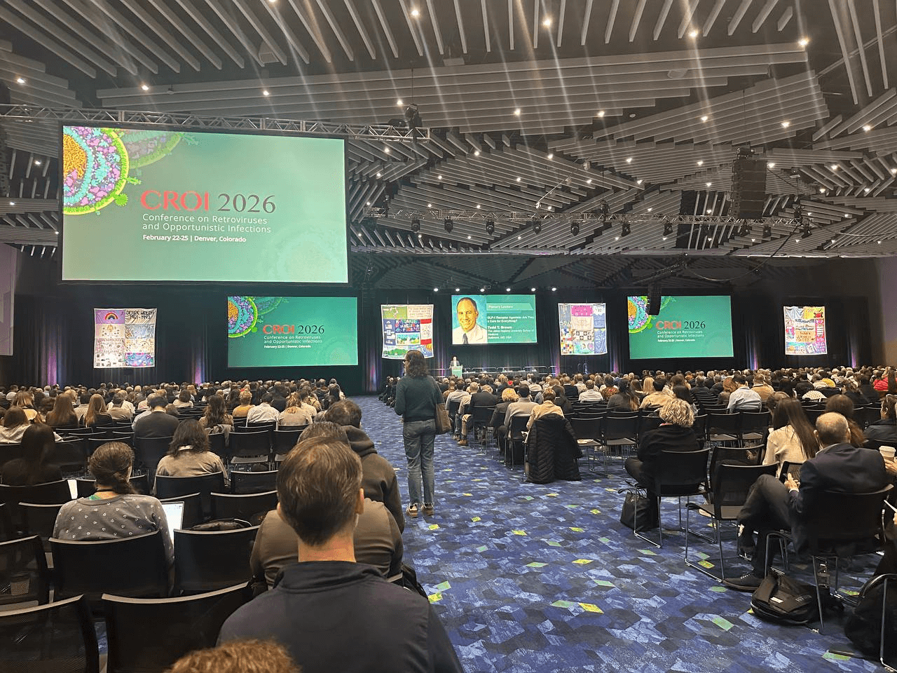 Широко нейтрализующие антитела и вирусный рецидив: первые результаты исследования RIO на конференции CROI 2026