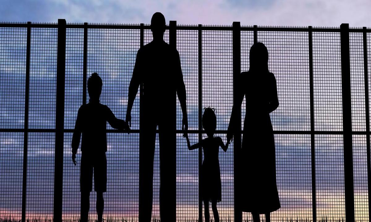 В Беларуси людям, живущим с ВИЧ, разрешили усыновлять детей - изображение 1 В Беларуси людям, живущим с ВИЧ, разрешили усыновлять детей - изображение 1