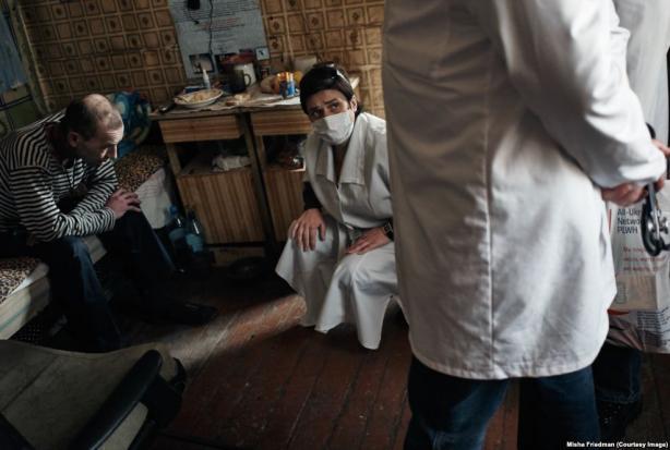 The HIV epidemic got out of control the backdrop of the ongoing fight in the Donbass - picture 1 The HIV epidemic got out of control the backdrop of the ongoing fight in the Donbass - picture 1