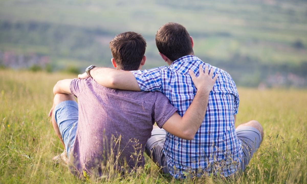 Studie: Ehe für alle senkt Selbstmordrate bei Homosexuellen - Bild 1 Studie: Ehe für alle senkt Selbstmordrate bei Homosexuellen - Bild 1