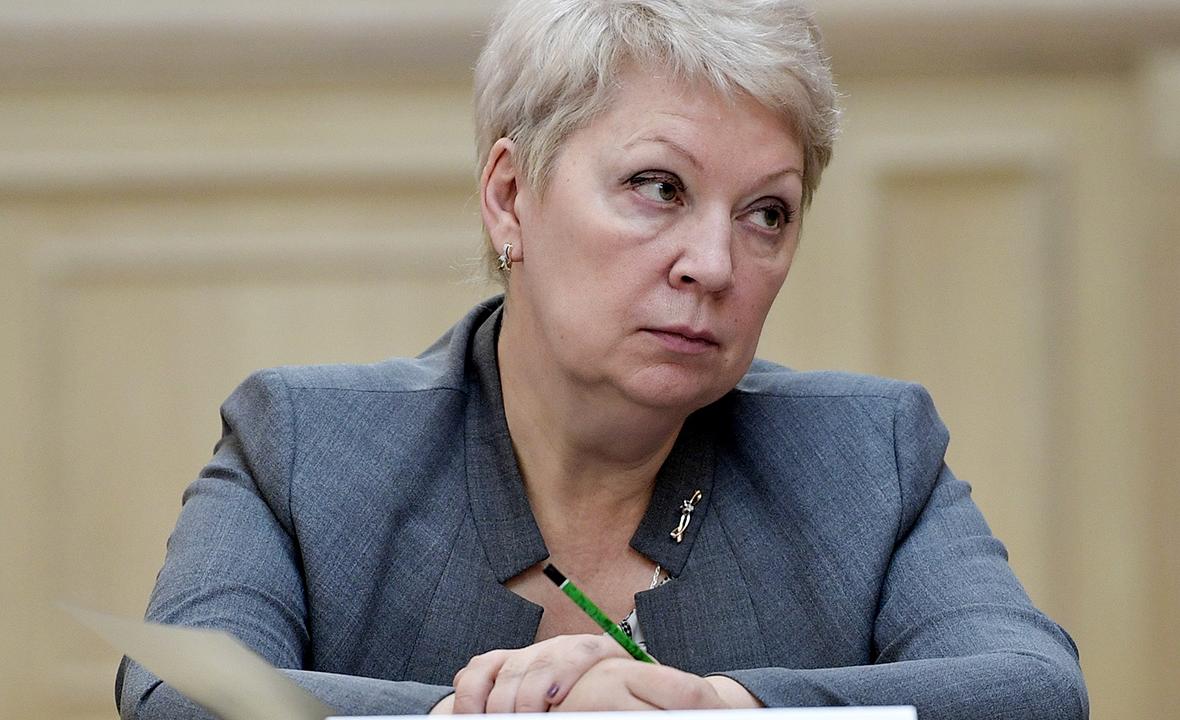 Министр просвещения РФ выступила против инициативы о снятии запрета на усыновление детей ВИЧ-позитивными людьми - изображение 1 Министр просвещения РФ выступила против инициативы о снятии запрета на усыновление детей ВИЧ-позитивными людьми - изображение 1