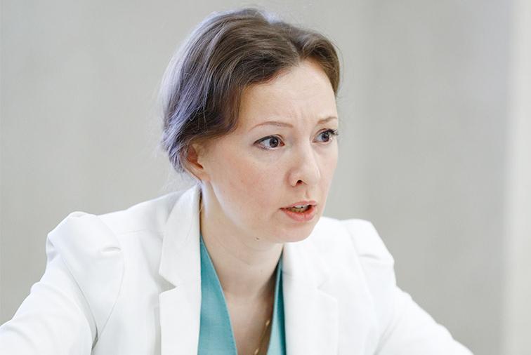 Кузнецова одобрила инициативу по снятию запрета на усыновление с ВИЧ-позитивных граждан - изображение 1 Кузнецова одобрила инициативу по снятию запрета на усыновление с ВИЧ-позитивных граждан - изображение 1