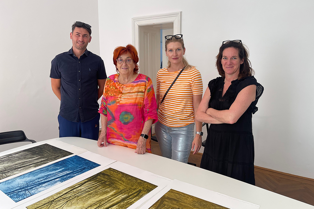 Nestor Kovachev, VALIE EXPORT, Kalina Strzalkowski und Sigrid Guggenberger bei der Freigabe des Druckes.