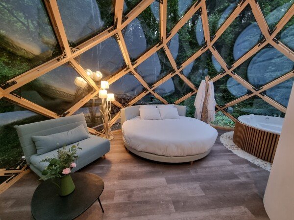 Hébergement insolite romantique, 1 chambre, avec jardin