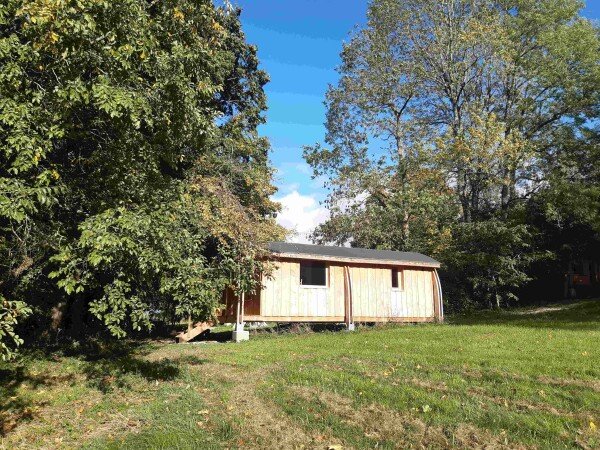 Cabane tout confort, 2 chambres, avec jardin