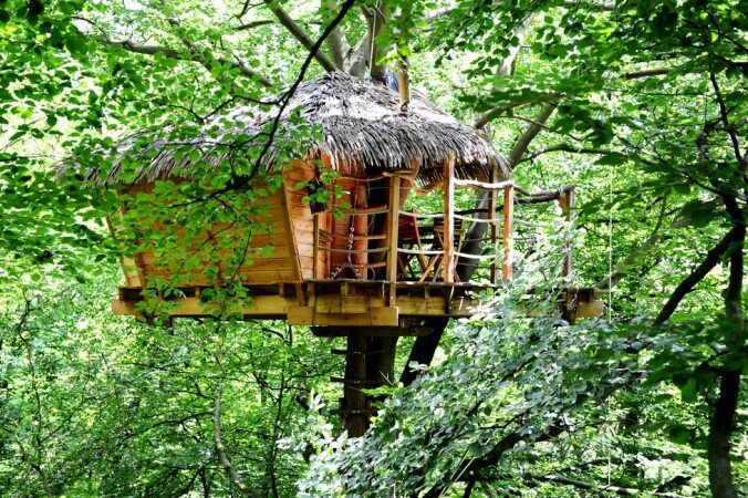 Cabane dans les arbres design, 1 chambre, avec jardin