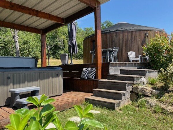 Cabane confortable, 2 chambres, avec jardin