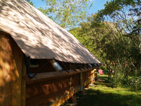 Cabane dans les arbres 2 chambres, avec jardin