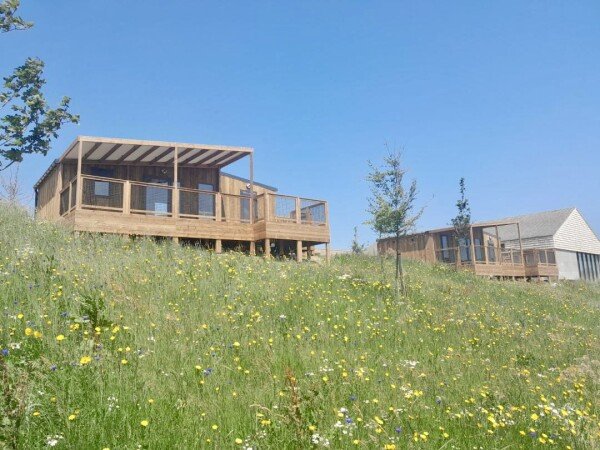 Hébergement insolite confortable, 2 chambres, avec jardin