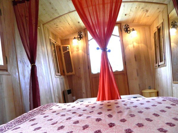 Roulotte 2 voyageurs, avec jardin