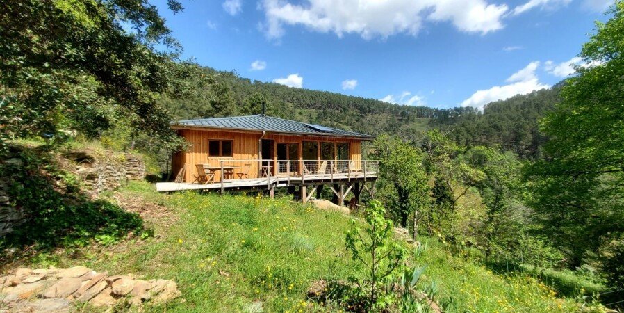 Hébergement insolite bien-être, 2 chambres, avec jardin