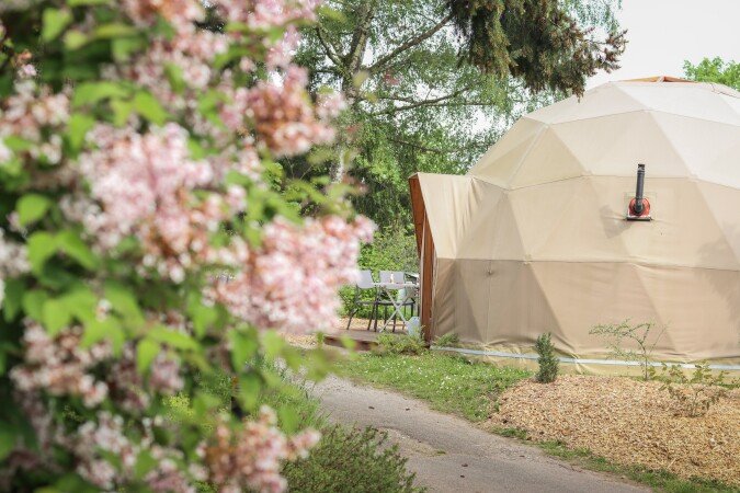 Hébergement insolite romantique, 5 voyageurs, avec jardin