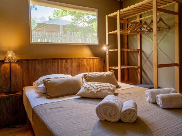Tente 2 chambres, avec jardin