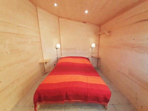 Chalet authentique, 2 chambres, avec jardin