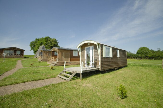 Roulotte moderne, 1 chambre, avec jardin