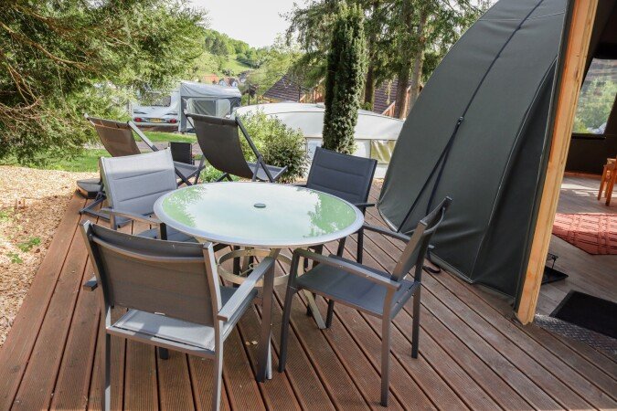 Hébergement insolite confortable, 4 voyageurs, avec jardin