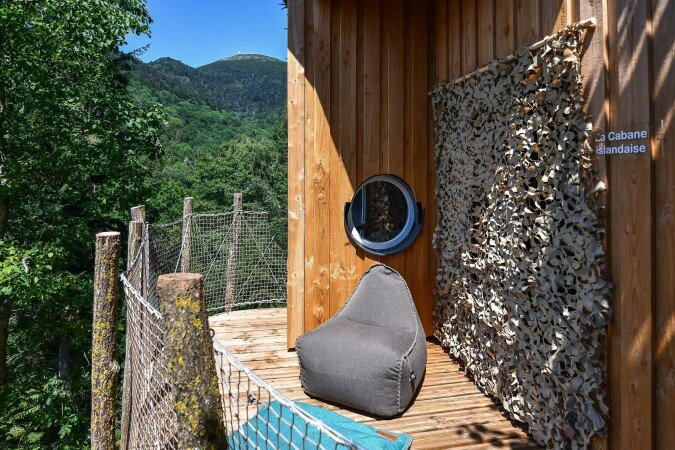 Cabane dans les arbres romantique, 2 voyageurs, avec jardin